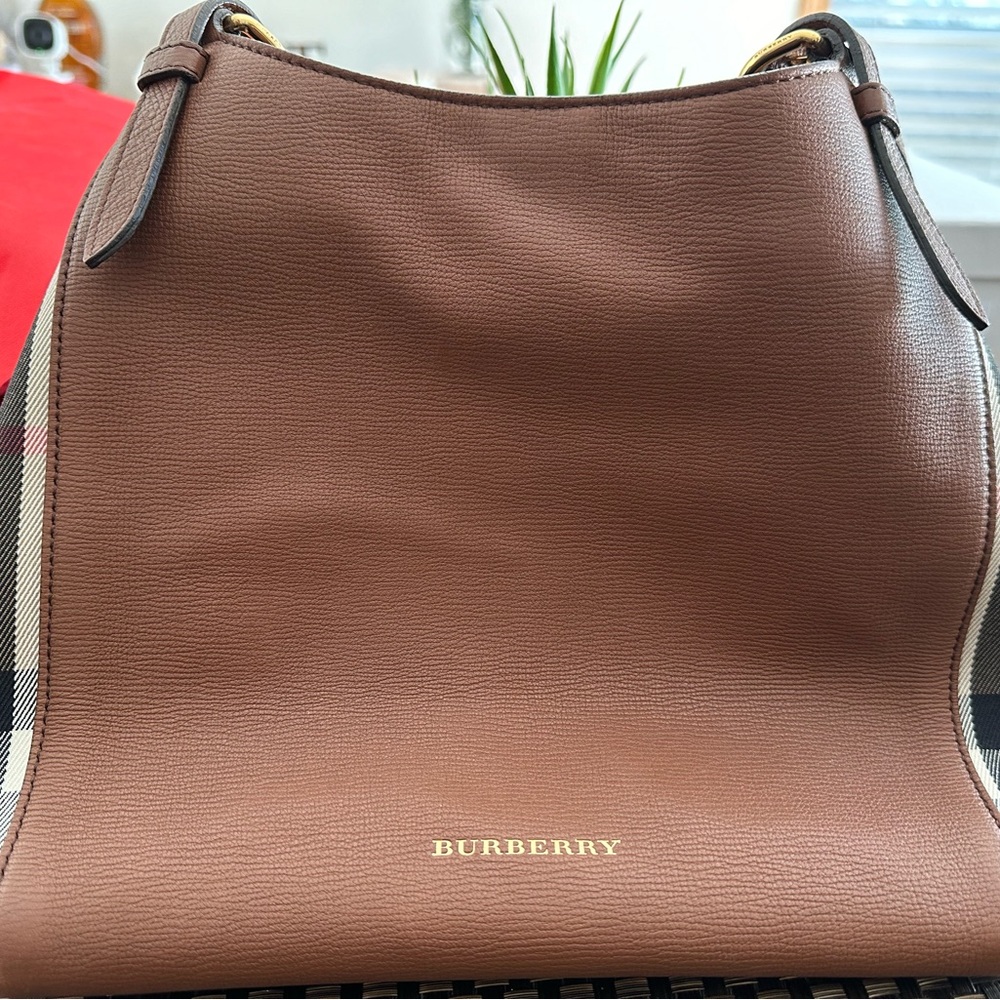 Authentic used Burberry shoulder bag
